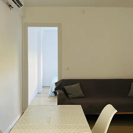 Apartmán Bueno, Bonito Y Barato