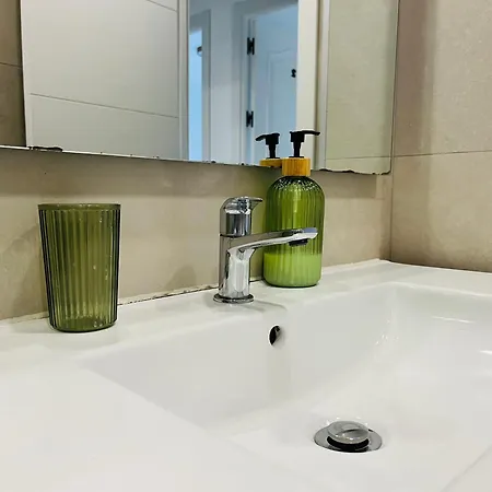 Apartmán Bueno, Bonito Y Barato